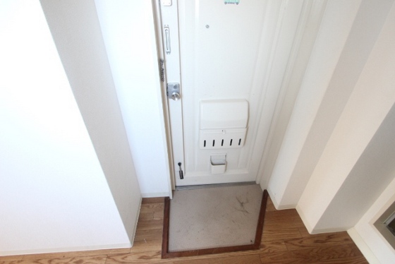 玄関　※別部屋の写真です