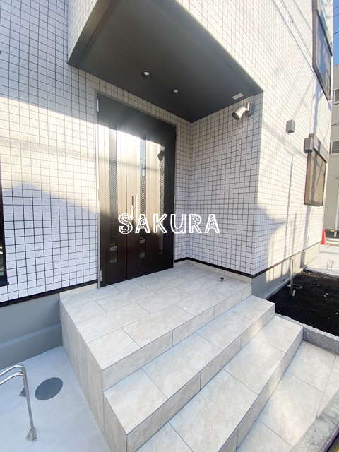 エントランス　帰りが楽しみになる重厚感あるエントランスです♪