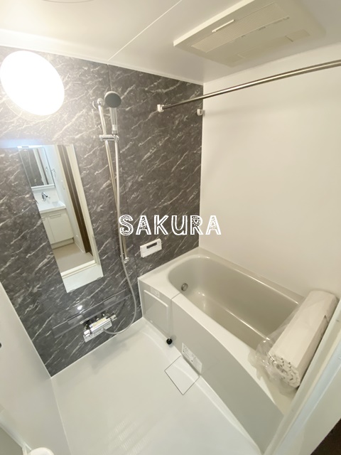 バス・シャワールーム　雨の日でも安心の浴室乾燥機付きです♪