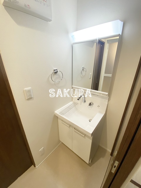 洗面設備　身支度に欠かせない独立洗面台♪