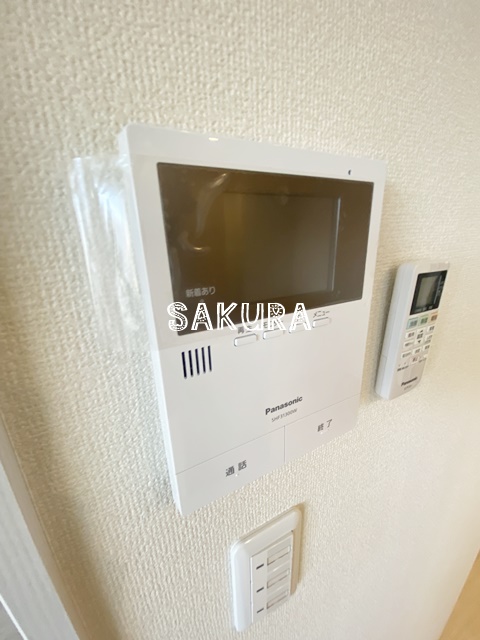 セキュリティ　女性の方でも安心のモニター付きインターフォン♪