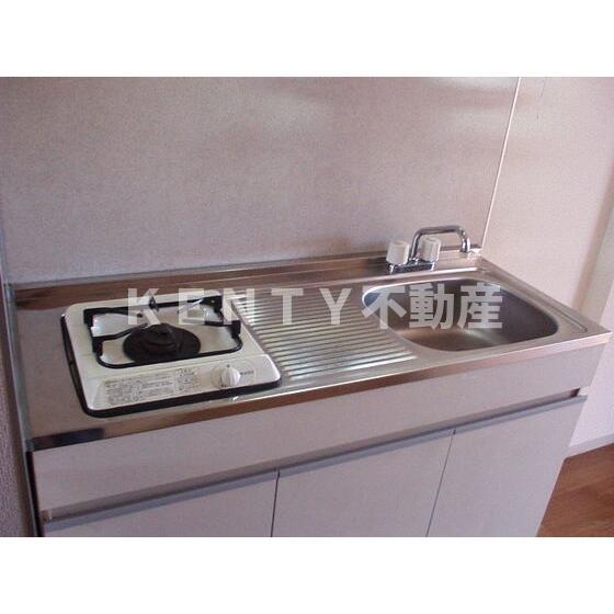 キッチン　コンパクトなキッチンで掃除もラクラク