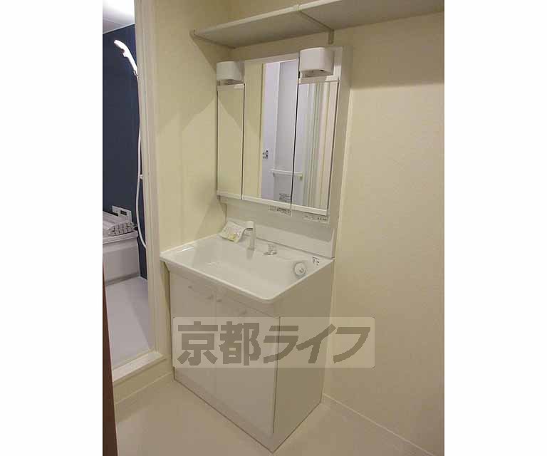 洗面設備　大きな洗面台！