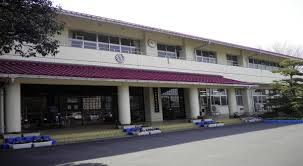 小学校　大田市立長久小学校（小学校）まで743m