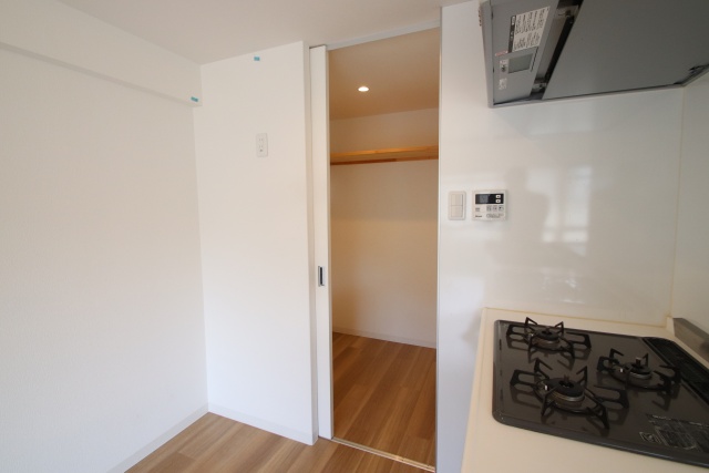 収納　※他部屋の参考写真です。