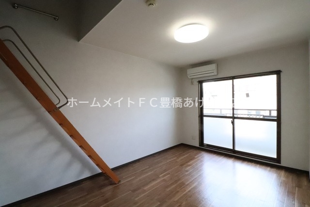 居室・リビング　同型別部屋写真