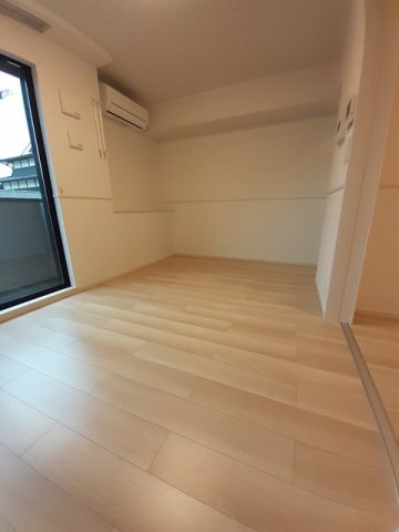 居室・リビング　こちらの居間で趣味の時間をお楽しみください