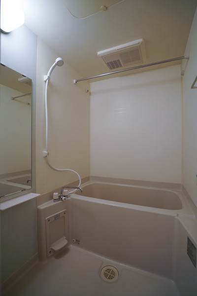 バス・シャワールーム　同じ建物の別のお部屋