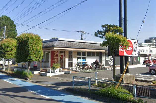 飲食店　ガスト東岩槻店（から好し取扱店）（飲食店）まで593m