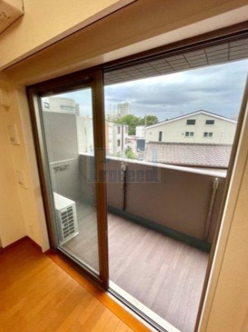 バルコニー　明るいバルコニー！