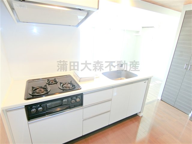 キッチン　3口ガスグリル付システムキッチン