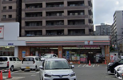 コンビニ　セブンイレブン 福岡薬院3丁目店（コンビニ）まで496m