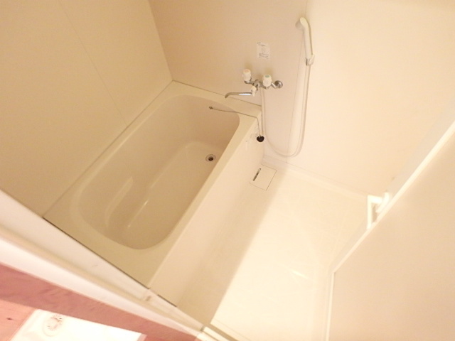 バス・シャワールーム　別部屋の参考写真です