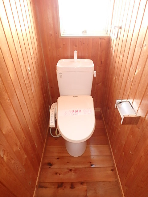 トイレ　別部屋の参考写真です