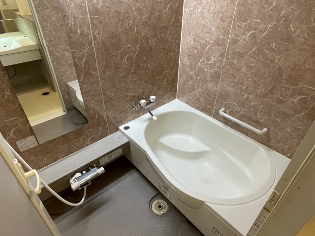 バス・シャワールーム　ゆったり過ごせるお風呂です