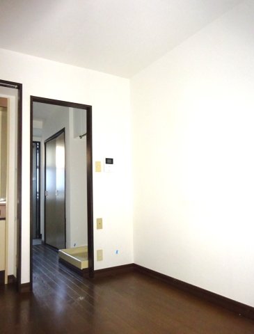 居室・リビング　床色の相違あり　＊イメージです