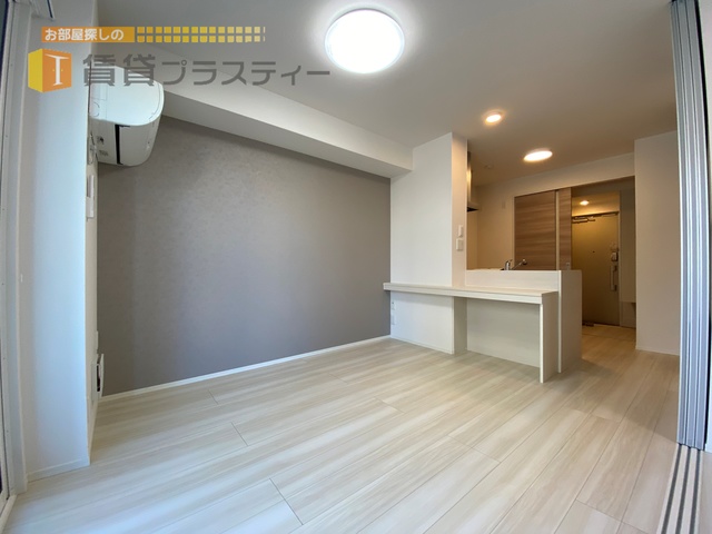 居室・リビング　料理も会話も楽しめるカウンタータイプ