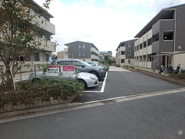 駐車場　敷地内駐車場（要空き確認）