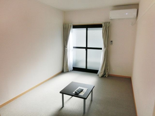 居室・リビング　１階はフローリング仕様となります