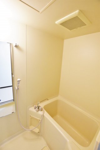 バス・シャワールーム　別号室の写真です。ご参考までに