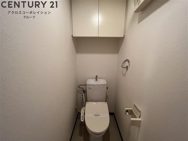 トイレ　トイレ内収納あり♪