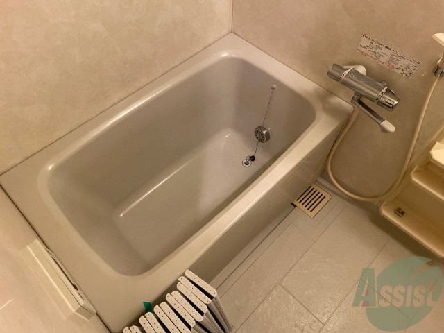 バス・シャワールーム　バスルームはこちらです。広々としてゆったり休めます