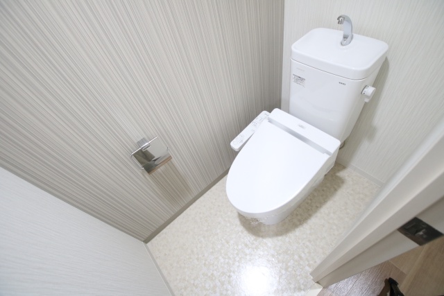 トイレ　※別室の参考写真の為、現況優先です。