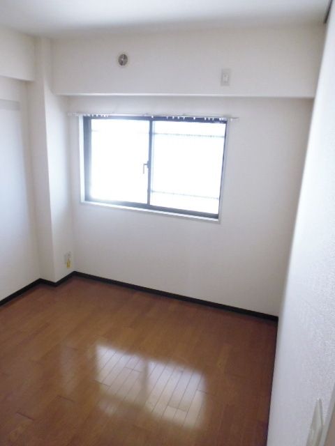 居室・リビング　★東側洋室★