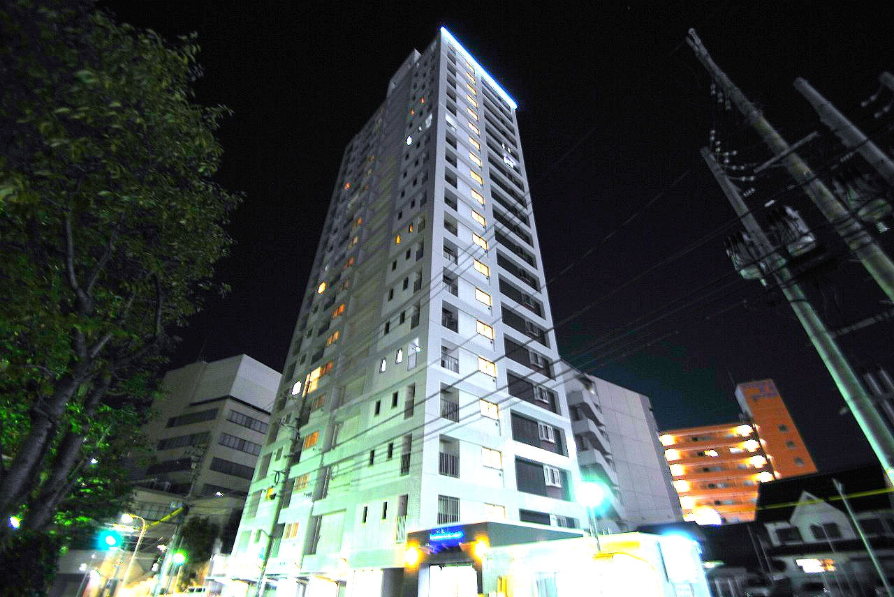 建物外観　広島駅前２０階建タワーマンション