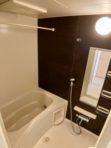 バス・シャワールーム　ゆったり過ごせるお風呂です