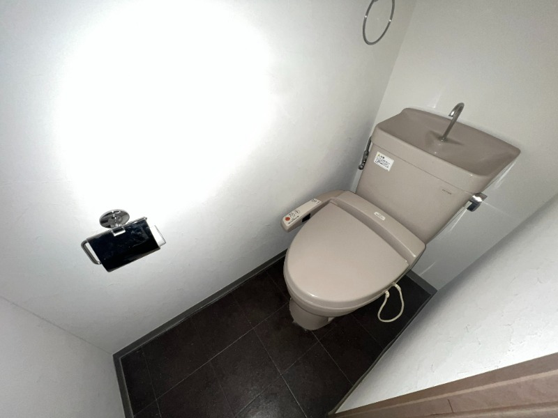 トイレ　別号室