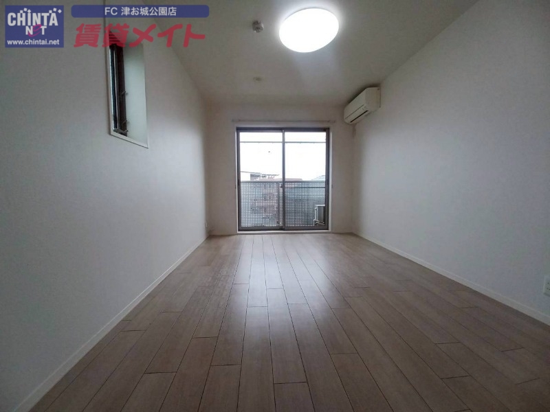 居室・リビング　同型参考写真