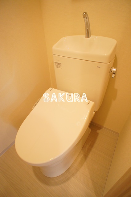 トイレ　落ち着いた色調のトイレです♪