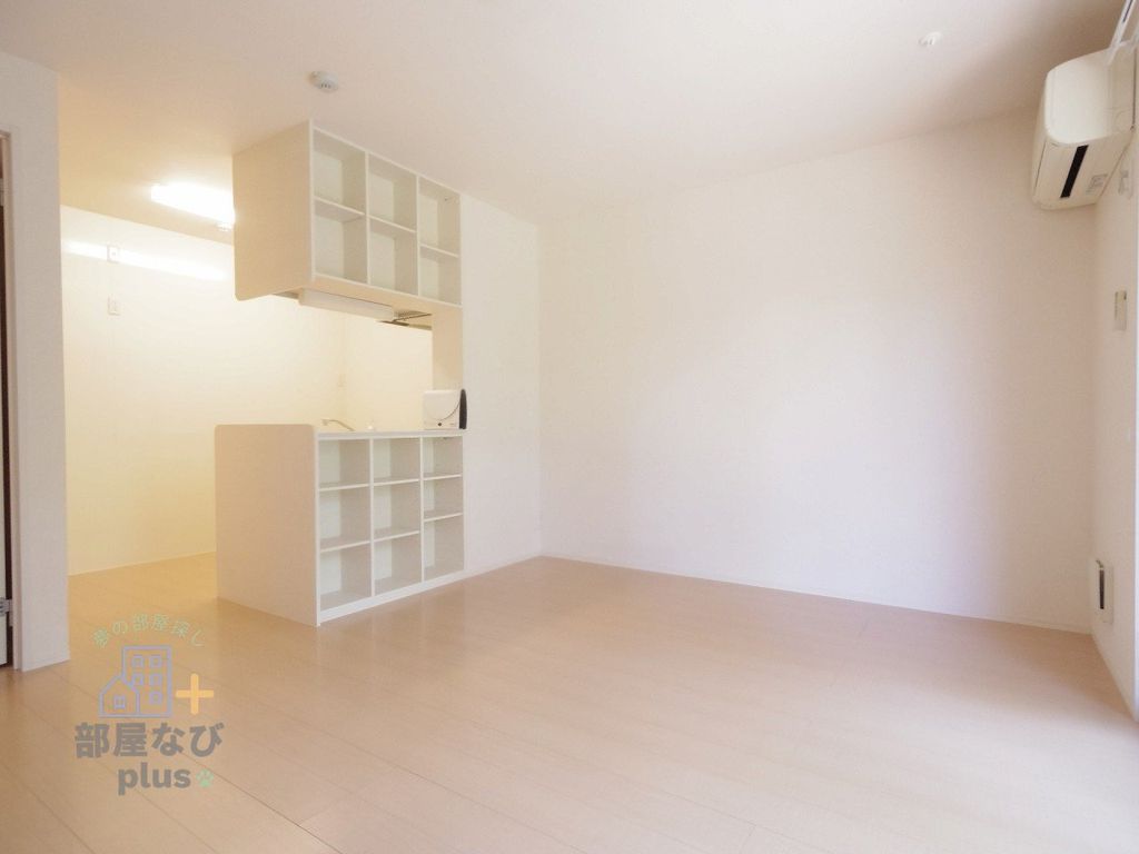 居室・リビング　※他号室写真です