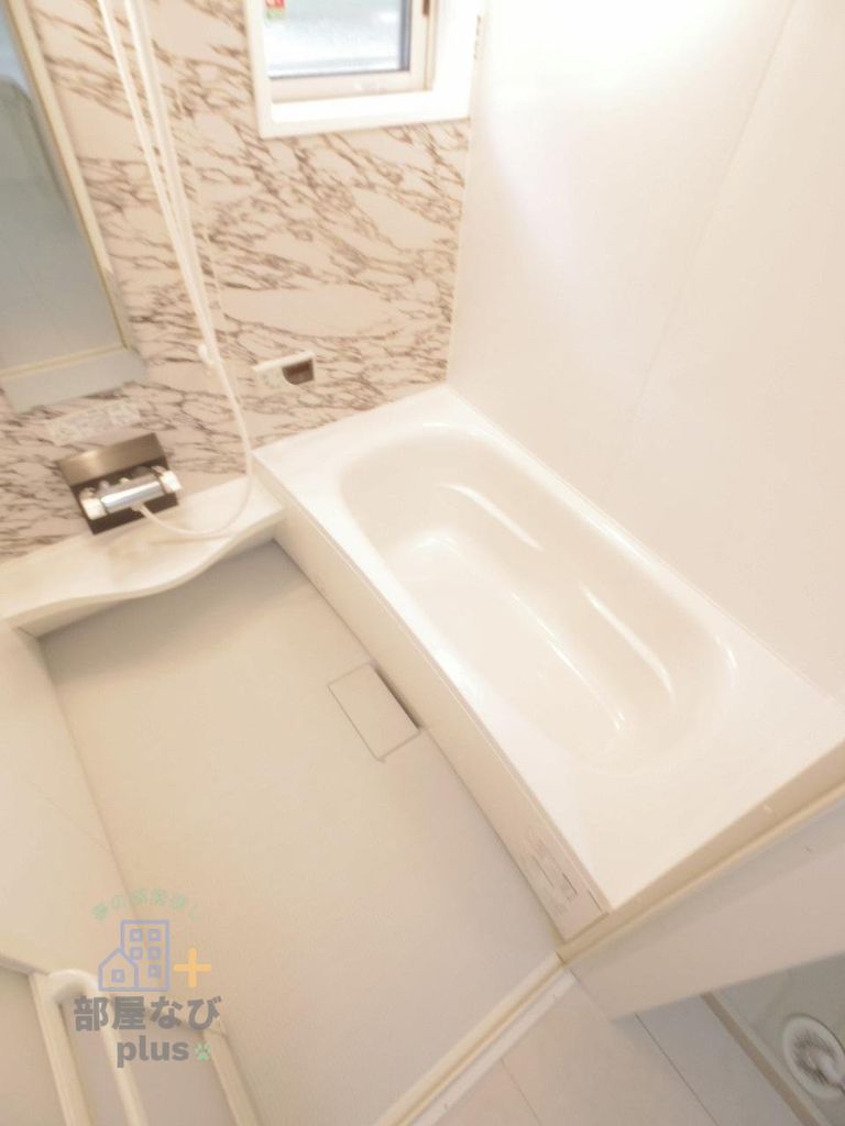 バス・シャワールーム　※他号室写真です