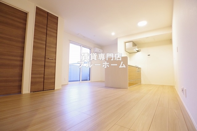 居室・リビング　12.7帖の広々としたリビング！