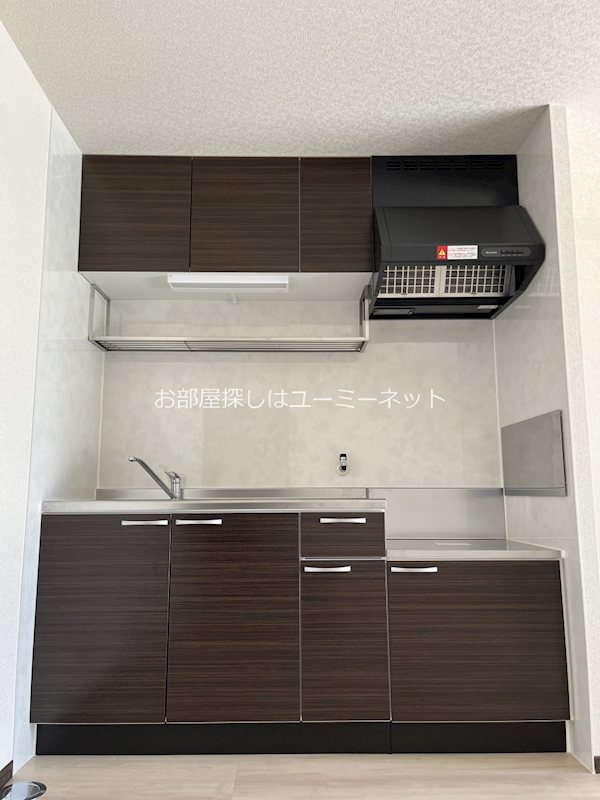 キッチン　※103号室の写真。現況と相違がある場合は、現況優先。