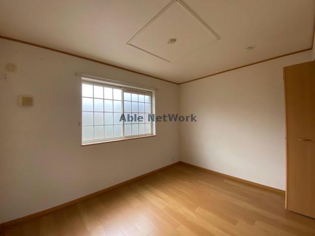 その他部屋・スペース　洋室6.3帖　お部屋明るいですよ～！