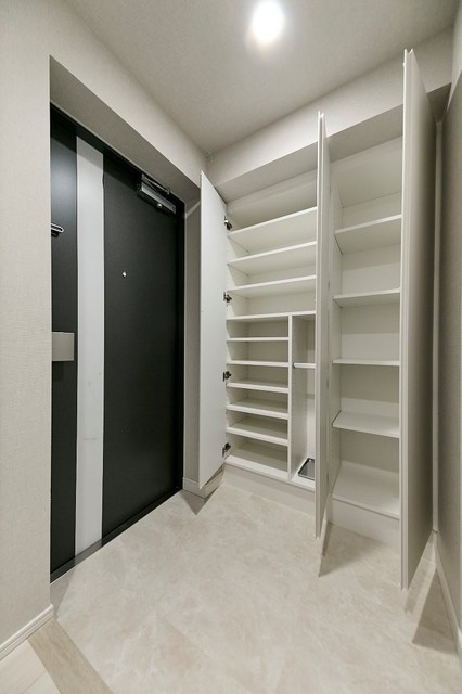 玄関　※写真は同タイプ住戸です。