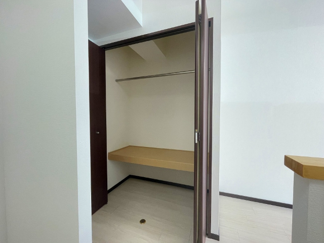 収納　※反転タイプの写真です。