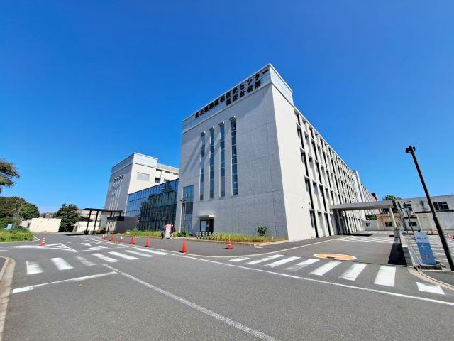 病院　国立研究開発法人国立国際医療研究センター国府台病院（病院）まで944m