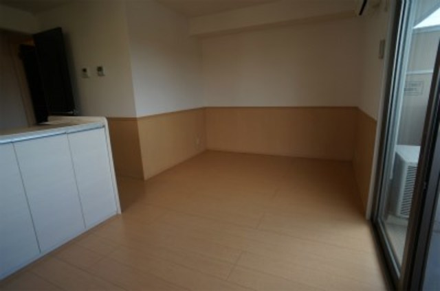 居室・リビング　同物件別部屋写真（実際は現況を優先します）