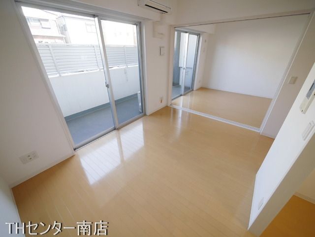 居室・リビング　同物件別部屋写真