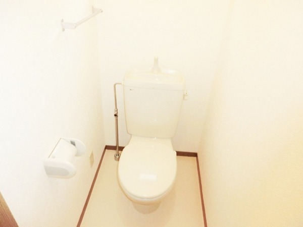 トイレ　シンプルで使いやすいトイレです♪