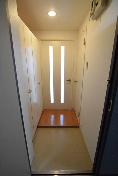 玄関　明るい玄関がお出迎えです☆