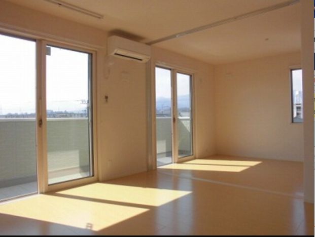 その他部屋・スペース　ネット無料。ゆったりした洋室です　※参考写真です