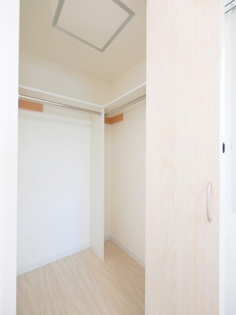 収納　ウォークインクローゼットです♪