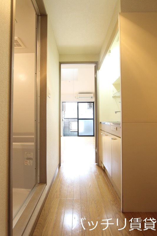 玄関　同型タイプの為、現状を優先致します。