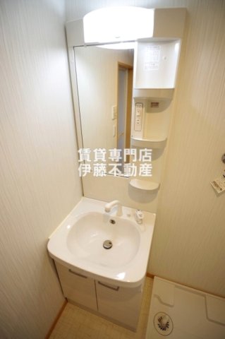 洗面設備　独立洗髪洗面化粧台