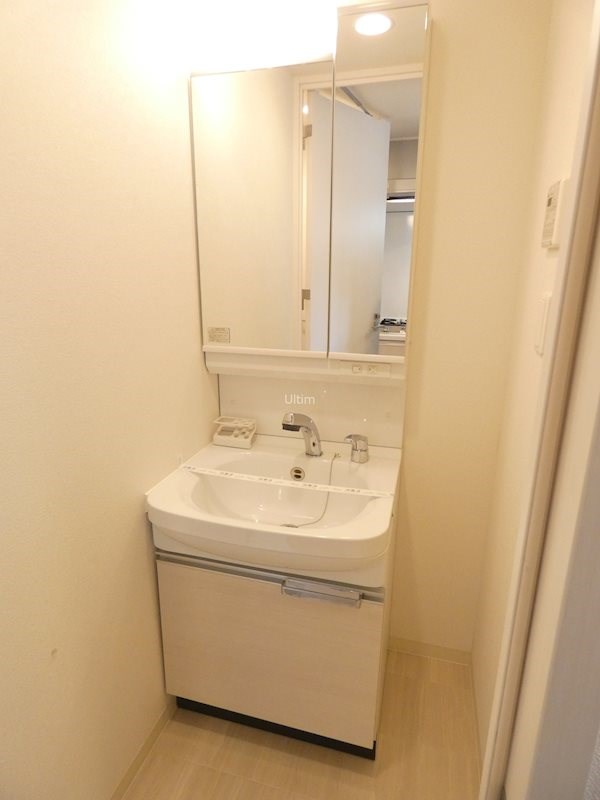洗面設備　※別のお部屋のお写真です。御参考までに。